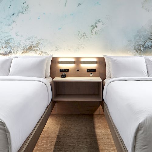 Double Queen Bed Detail